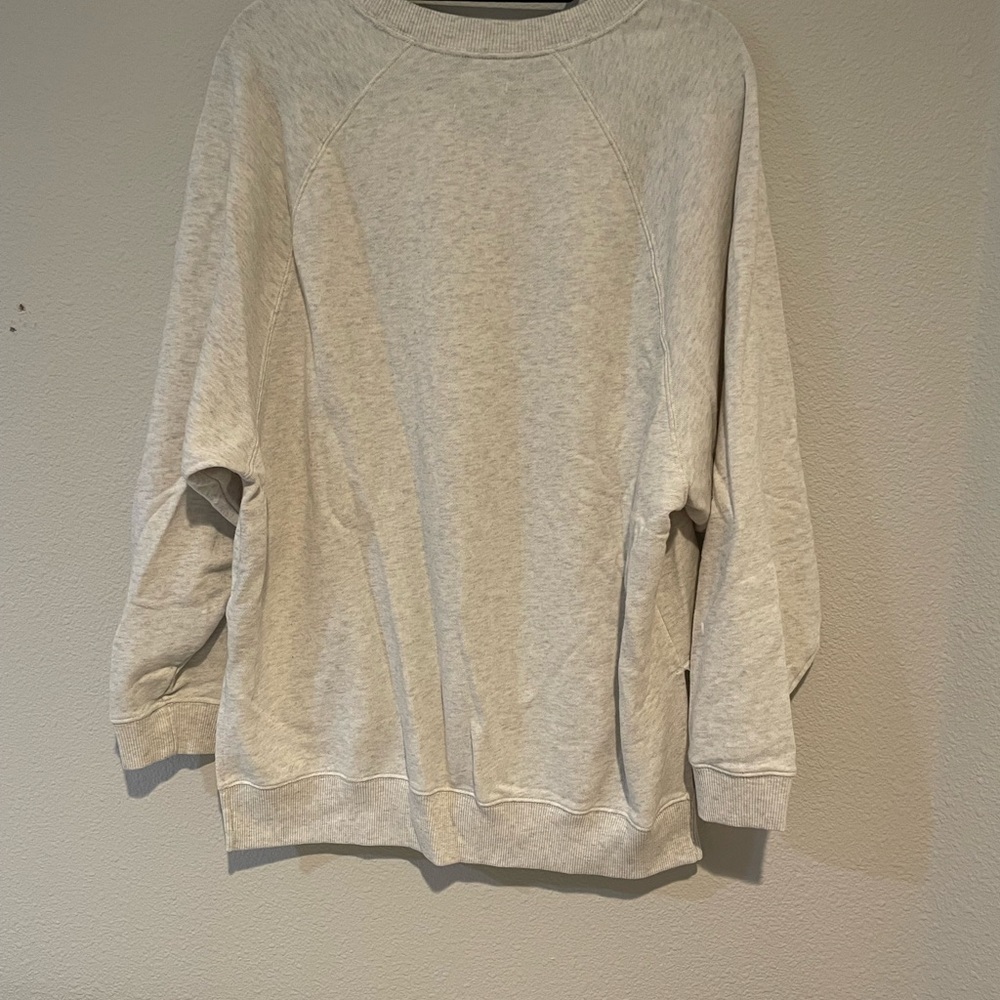 Oversized gray sweatshirt